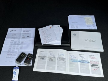Volvo V60 I Kombi Facelifting 2.0 D2 DRIVE-E 120KM 2015 Volvo V60 2.0 D2 120 KM Nawigacja Hak, zdjęcie 28
