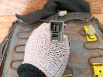 PODPORA SEDAČKA SEDADLA STOJAN HMOTA NISSAN 350Z