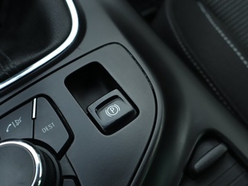 Opel Insignia I Hatchback 2.0 CDTI ECOTEC 160KM 2011 Opel Insignia 2.0 CDTI, Navi, Klima, Klimatronic, zdjęcie 15