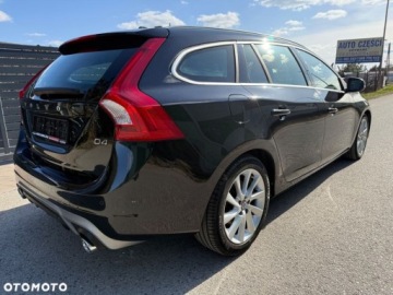 Volvo V60 I Kombi Facelifting 2.0 D4 DRIVE-E 190KM 2016 Volvo V60 Volvo V60 D4 Geartronic RDesign 2.0 Diesel 190KM, zdjęcie 21