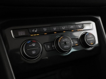 Volkswagen Tiguan II SUV 2.0 TDI 190KM 2016 Volkswagen Tiguan R-Line 4x4 DSG matrix LED, zdjęcie 28