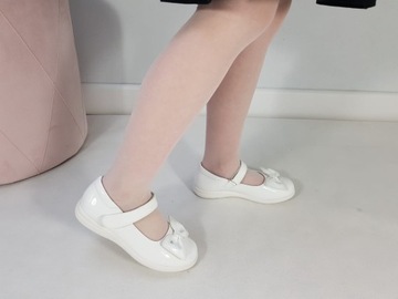 ZUZIA белые лаковые балетки для девочек с бантом 30