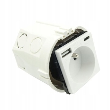 ЭЛЕКТРИЧЕСКАЯ РОЗЕТКА USB A и C 2100 мА БЕЛАЯ