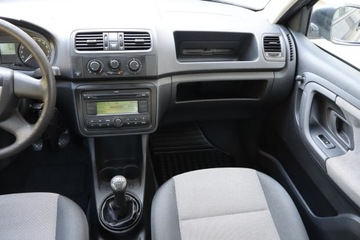 Skoda Fabia II Hatchback 1.2 i HTP 60KM 2009 Skoda Fabia 1.2, Klima, zdjęcie 7