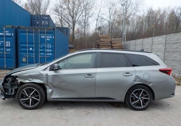 Toyota Auris II 2018 Toyota Auris Okazja 1.8 Hybryda 100KM, zdjęcie 8