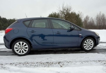 Opel Astra J Hatchback 5d 1.6 Twinport ECOTEC 115KM 2010 Opel Astra Opel Astra 1.6 Innovation 1.6 Benzyna 115KM, zdjęcie 19