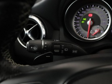 Mercedes GLA I Off-roader 2.0 250 211KM 2016 Mercedes GLA 250 4x4 automat full LED półskóra, zdjęcie 32