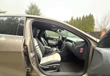 Mercedes Klasa A W176 Hatchback 5d 1.6 180 BlueEFFICIENCY 122KM 2013 Mercedes-Benz Klasa A Mercedes-Benz Klasa A 180 1.6 Benzyna 122KM, zdjęcie 25