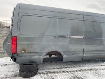SPRINTER 907 BOK ĆWIARTKA TYŁ prawa