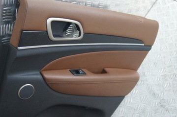 Jeep Grand Cherokee Boczek drzwi prawy tył WK2