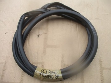 USZCZELKA DRZWI PRAWY PRZ 760867911 VW TOUAREG III