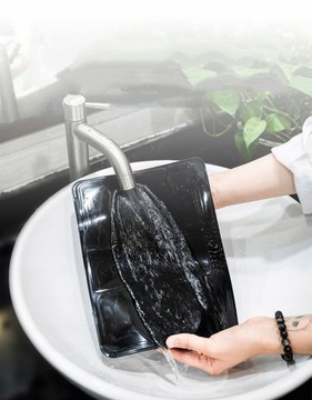 Противоскользящие чехлы на приборную панель автомобиля.