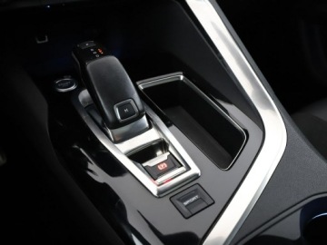 Peugeot 5008 II Crossover 1.6 BlueHDI 120KM 2017 Peugeot 5008 1.6HDI AT GT Line 7os.Panorama Navi, zdjęcie 28