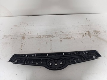 MASKA MŘÍŽKA CHRÓM ZNAK SUBARU FORESTER S14 SK V 18-