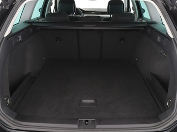 Volkswagen Passat B8 Variant Facelifting 2.0 TDI SCR 150KM 2020 Volkswagen Passat DSG full LED navi klima auto (3, zdjęcie 19