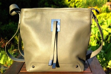 Бежевая итальянская кожаная сумочка