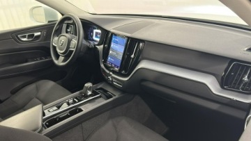 Volvo XC60 II 2021 Volvo XC 60 B4 D AWD Momentum Pro hak, zdjęcie 13