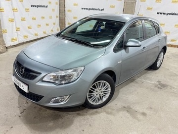 Opel Astra J Hatchback 5d 1.4 Twinport ECOTEC 100KM 2011 Opel Astra 1.4 100KM Klima 1-reka Gotowy do jazdy 1.4 Benzyna 100KM, zdjęcie 27