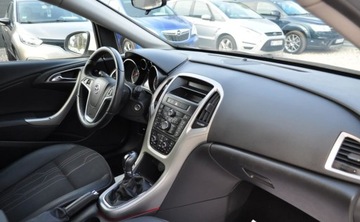 Opel Astra J Sports Tourer 1.4 Twinport ECOTEC 100KM 2012 Opel Astra 150 JAHRE Benzyna Tempomat Cz. parkowania Klimatyzacja 1.4 100KM, zdjęcie 14