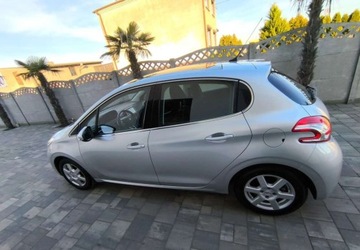 Peugeot 208 I 2013 Peugeot 208 e-HDi FAP 92 EGS6 StopampStart Allure 1.6 Diesel, zdjęcie 6