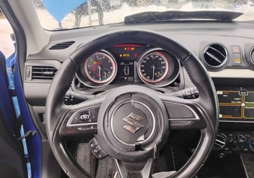 Suzuki Swift VI Hatchback 1.2 DualJet 90KM 2020 Suzuki Swift 2020r, SALON POLSKA. Uszkodzony prawy przod. Pali. 1.2 90KM, zdjęcie 11