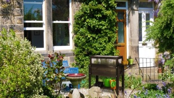 Полка боковая для аксессуаров под вазон на ножках, ЭКО ДЕРЕВО