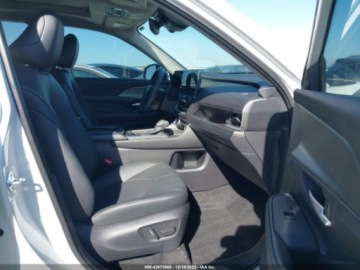 Toyota 2025 Toyota Grand Highlander Xle 2025 2.4 Benzyna 265KM, zdjęcie 9