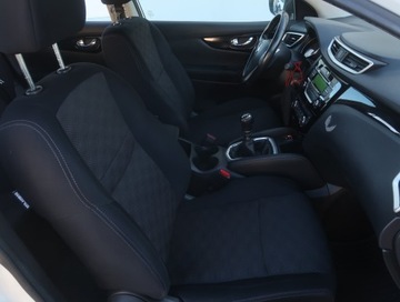 Nissan Qashqai II Crossover 1.6 dCi 130KM 2015 Nissan Qashqai 1.6 dCi, Salon Polska, Klima, zdjęcie 8