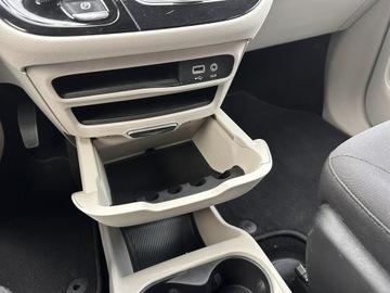 Chrysler Pacifica II 3.6 V6 291KM 2018 Chrysler Pacifica 3.6 benzyna/Automat/8 miejsc/Fak, zdjęcie 32