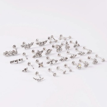 Пирсинг хирургического сустава половых губ, хрустальный камень в чападе