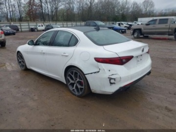 Alfa Romeo Giulia II Sedan Facelifting 2.0 Turbo 280KM 2021 Alfa Romeo Giulia Ti 2021 2.0 Benzyna 280KM, zdjęcie 3