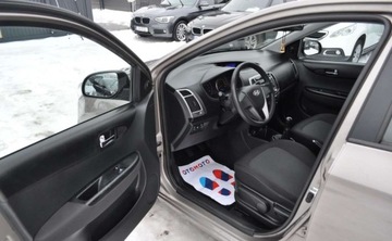 Hyundai i20 I Hatchback 5d Facelifting 1.2 DOHC 85KM 2013 Hyundai i20 LIFT Benzyna 1.2 Klimatyzacja 1.2 Benzyna 85KM, zdjęcie 11