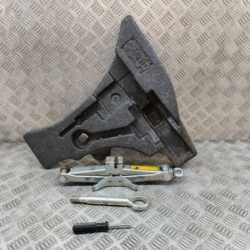 TOYOTA GT 86 2012 ZVEDÁK VOZIDLOVÝ