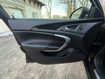 Opel Insignia I Sports Tourer 2.0 CDTI BiTurbo ECOTEC 195KM 2013 Opel Insignia Cosmo Sport Tour 2.0 CDTI 195KM Navi, zdjęcie 17