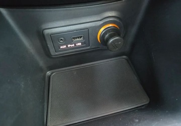 Kia Venga Mikrovan 1.6 DOHC CVVT 125KM 2012 Kia Venga 1.6 Benz 125KM LED Klima 6bieg ABS Parktro. ESP Kurtyny Faktura, zdjęcie 24