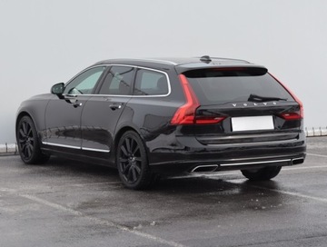 Volvo V90 II Kombi 2.0 D4 190KM 2017 Volvo V90 D4 AWD, 187 KM, 4X4, Automat, Skóra, zdjęcie 3