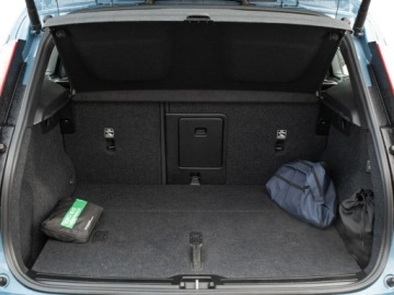 Volvo XC40 Crossover Facelifting 2.0 B3 163KM 2023 Volvo XC 40 WD1498T#B3 Plus Dark Podgrz.f I kier, zdjęcie 23