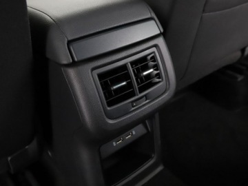 Seat Ateca SUV 1.6 TDI Ecomotive 115KM 2019 Seat Ateca automat alcantara virtual navi kamera, zdjęcie 39