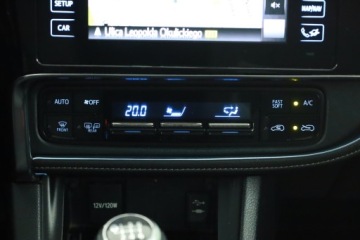 Toyota Auris II Touring Sports Facelifting 1.6 D-4D 112KM 2016 Toyota Auris 1.6 D-4D, Navi, Klima, Klimatronic, zdjęcie 9