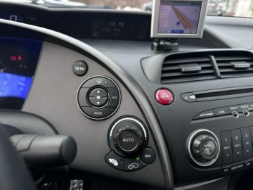 Honda Civic VIII Hatchback 3d 1.8 i-VTEC 140KM 2008 Honda Civic 1.8 benzyna 140 KM/Manula, zdjęcie 30