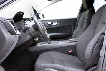 Volvo V60 II  Kombi 2.0 D3 150KM 2019 Volvo V60 Led/Navi/6 Biegów/Parktronic/ Serwis/, zdjęcie 13