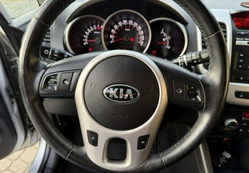 Kia Venga Mikrovan 1.6 DOHC CVVT 125KM 2015 Kia Venga 1,6 125KM Klimatronik Sewis 1Wlasciciel 1.6 Benzyna 125KM, zdjęcie 15