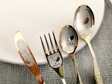 Подарок ребенку на крестины столовые приборы годовалого ребенка.