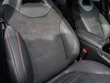 Mercedes Klasa A W177/V177 Hatchback Facelifting 2.0 220 190KM 2025 A Klasa 220 4-Matic AMG Line 2.0 (moc 190 KM) 2025, zdjęcie 4