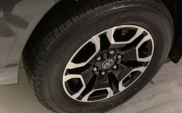 Toyota Hilux VIII Podwójna kabina Facelifting 2.8 D-4D 204KM 2024 Toyota Hilux 2.8 D-4D mHEV Double Cab Executive 4x4 aut 2.8 Diesel 204KM, zdjęcie 24