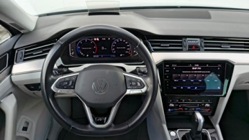 Volkswagen Passat B8 Variant Facelifting 2.0 TDI SCR 200KM 2022 Volkswagen Passat Variant 2.0TDI 200KM 4X4 ACC Iwl, zdjęcie 12