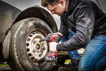 Ударная отвертка Skil 20V 3285 JA 700Nm BODY