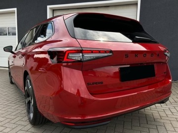 Skoda Superb IV Kombi 2.0 TSI 265KM 2025 SKODA Superb Sportline 2.0 TSI DSG 4x4 Combi 265KM 2025, zdjęcie 4