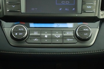 Toyota RAV4 IV MPV D-4D 125 124KM 2013 Toyota RAV 4 2.0 D-4D, Salon Polska, Xenon, zdjęcie 9