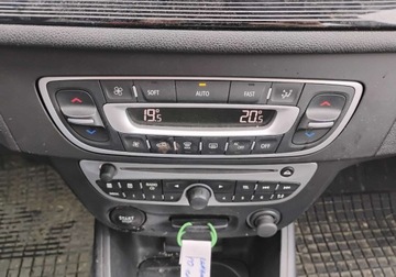 Renault Megane III Hatchback 1.5 dCi 105KM 2009 Renault Megane 2009r, 1.5 DCI. Delikatnie uszkodzony przod. Jezdzi. 1.5, zdjęcie 12